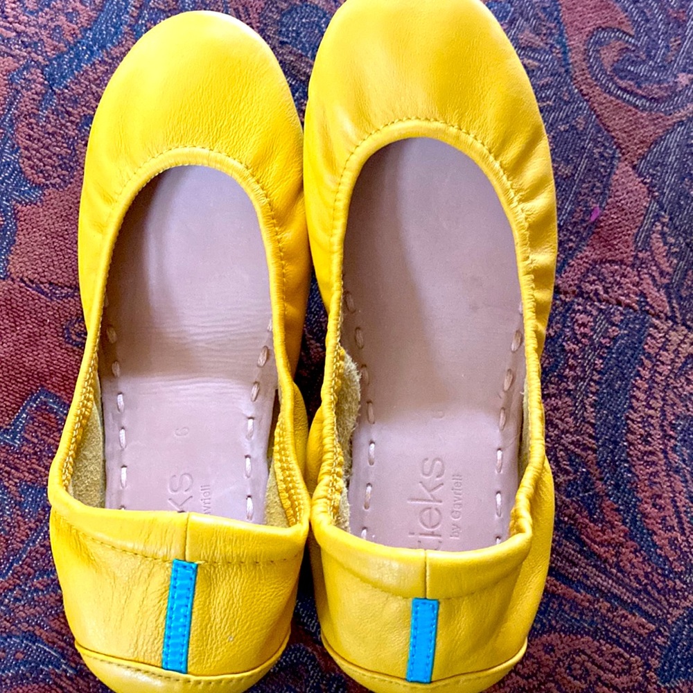 Hardly used yellow mustard tieks..worn maybe twice..